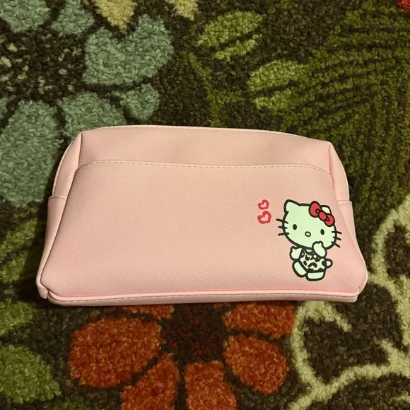 NWOT Hello Kitty x Impressions Makeup Pouch in Pink - Picture 2 of 4
